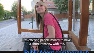 Katia szexi buszmegállói felvétele brutális dugással