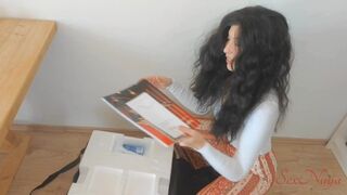 Mindenre hajlandó a Tantaly tanácsadó, hogy rábeszélje a vevőt egy forró szexjátékra