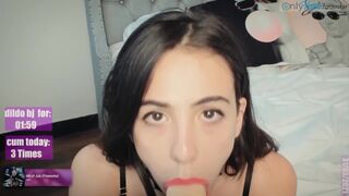 Gia_baker: Engedd meg, hogy lenyaljam a kemény farkadat, bébi