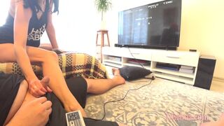 Szenvedélyes játék a tűzforró mostoha tesóval: arcra fröccsenő gyönyör 4K minőségben